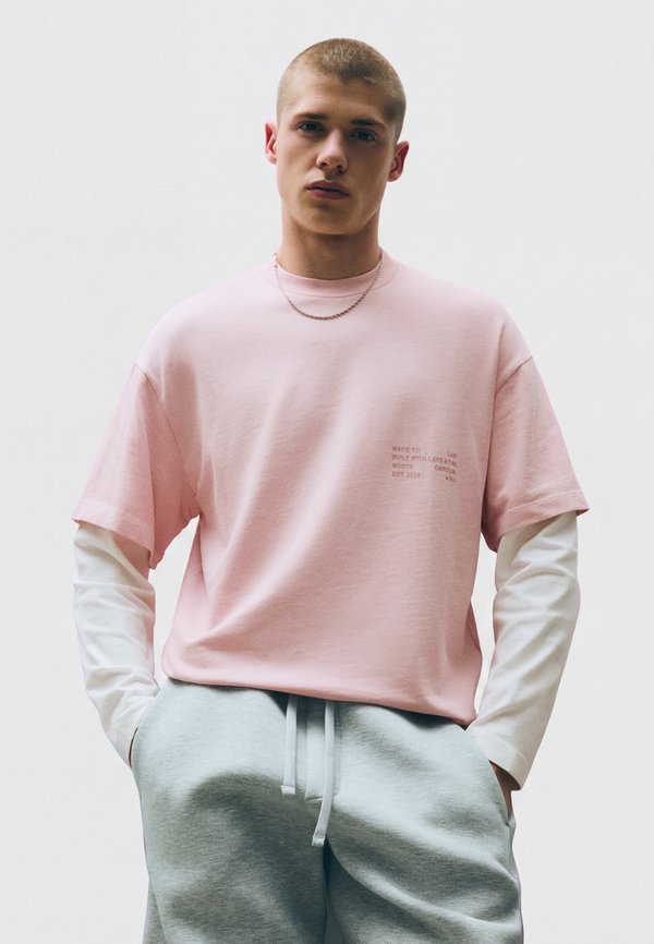 Bershka CONTRAST DOUBLE-SLEEVE - T-SHIRT - Long sleeved top - pink