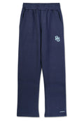Marineblaue, gerippte Sweatpants mit einem elastischen Bund, seitlichen Taschen und einem hellblauen Logo an der Hüfte. Weiche Stofftextur.