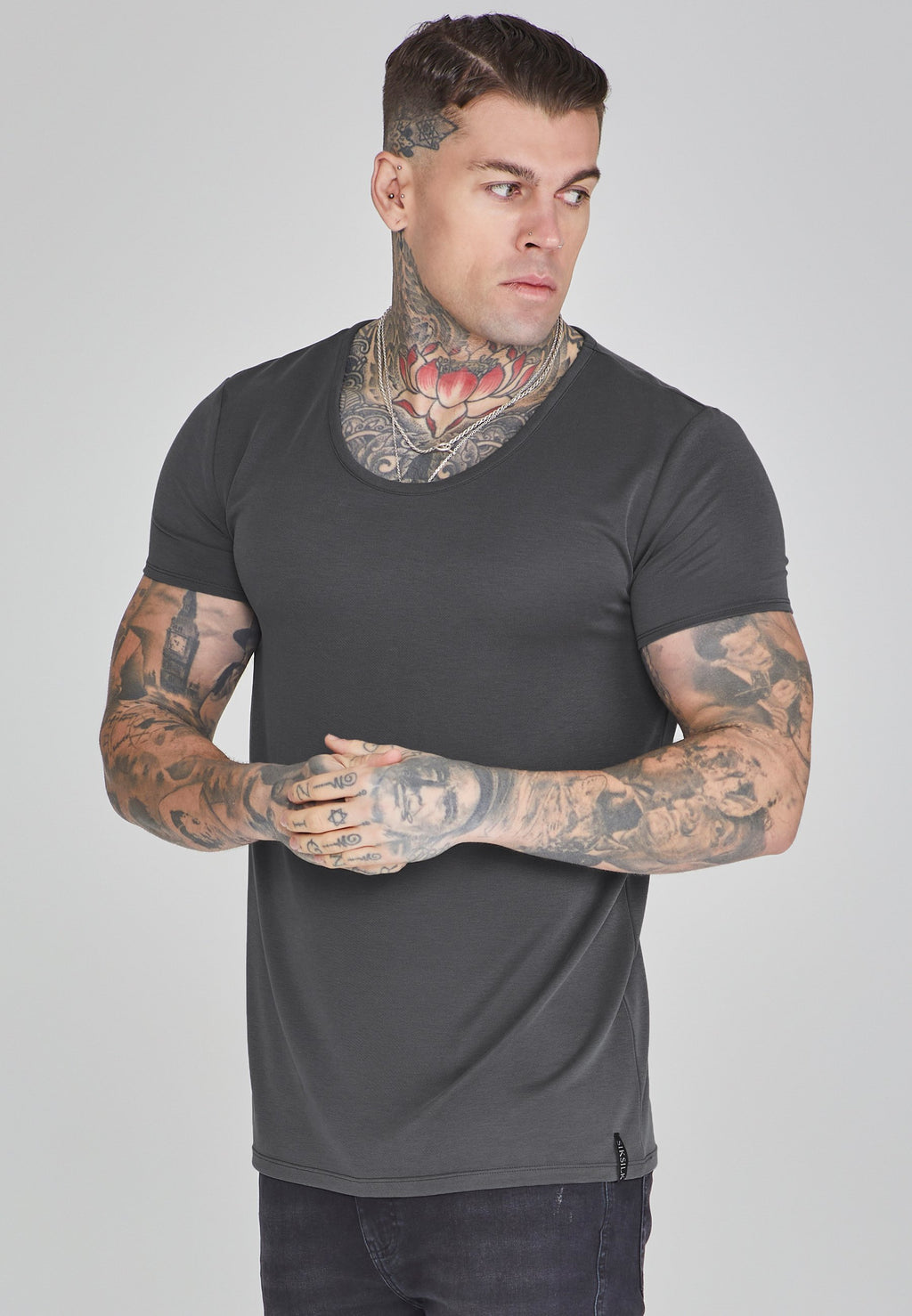 SIKSILK MUSCLE FIT