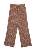 Braune Leinenhose mit weißer Blumenstickerei, ausgestattet mit einem Kordelzugbund und weit geschnittenem Design für Komfort und Atmungsaktivität.