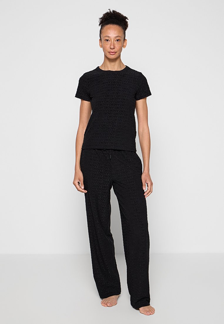 DKNY Loungewear Nachtwäsche Set Media 1
