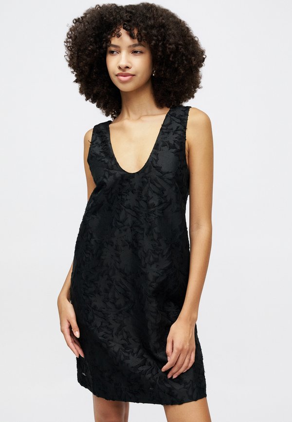 DAY Birger et Mikkelsen DURANT REFINED STRUCTURE
