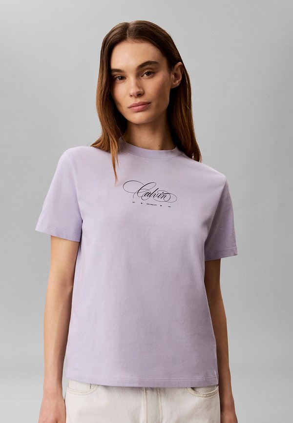 Calvin Klein Jeans SS CLASSIC SCRIPT CALVIN TEE - Print T-shirt - cosmic sky