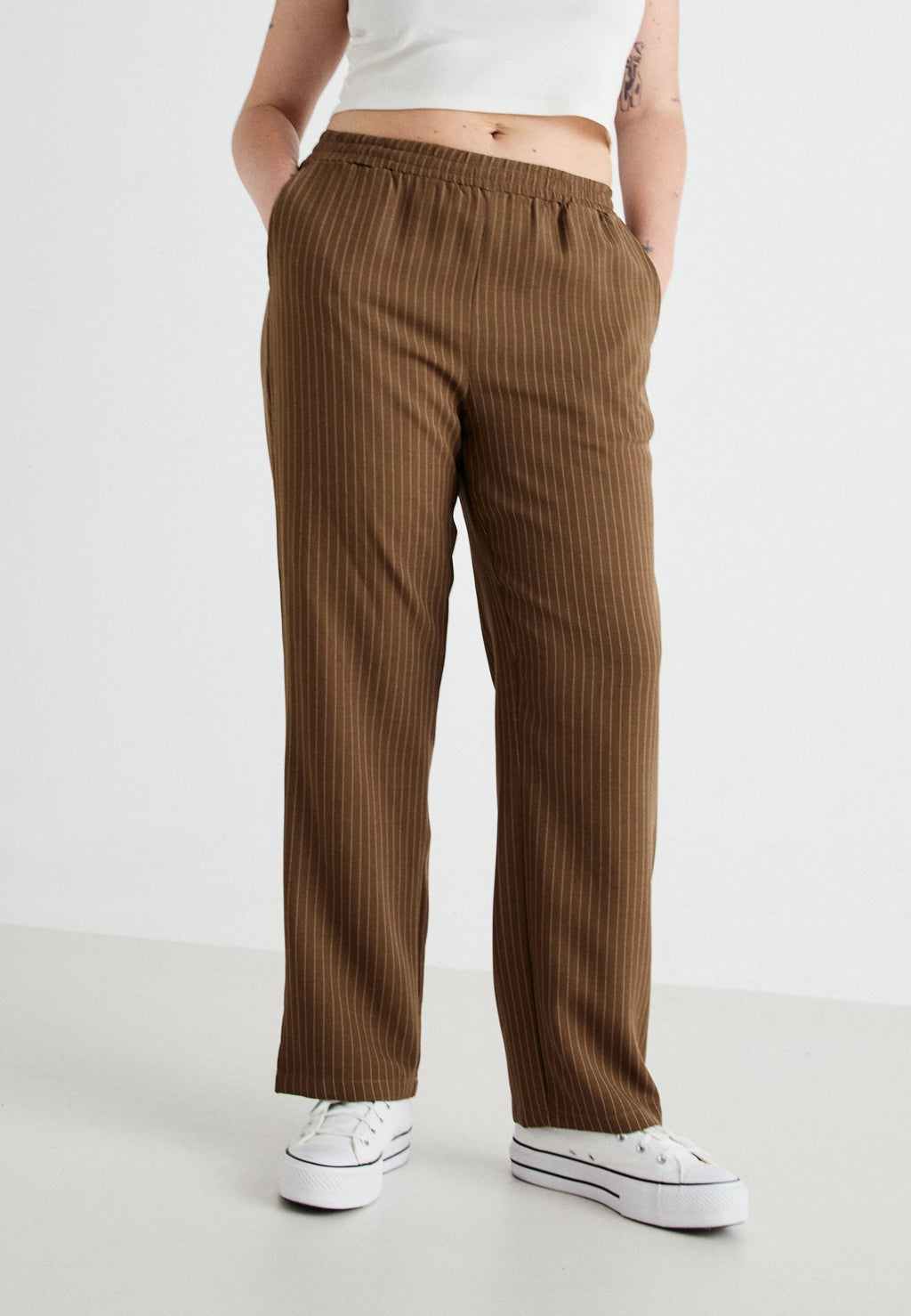 CARPINNY PULL UP PANTS Media 3