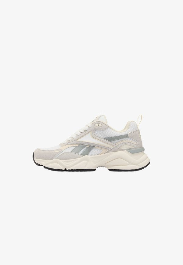 Reebok REEBOK CHARGE RUN-WHITE - Training shoe - ftwrwhite chalk vintagechalk