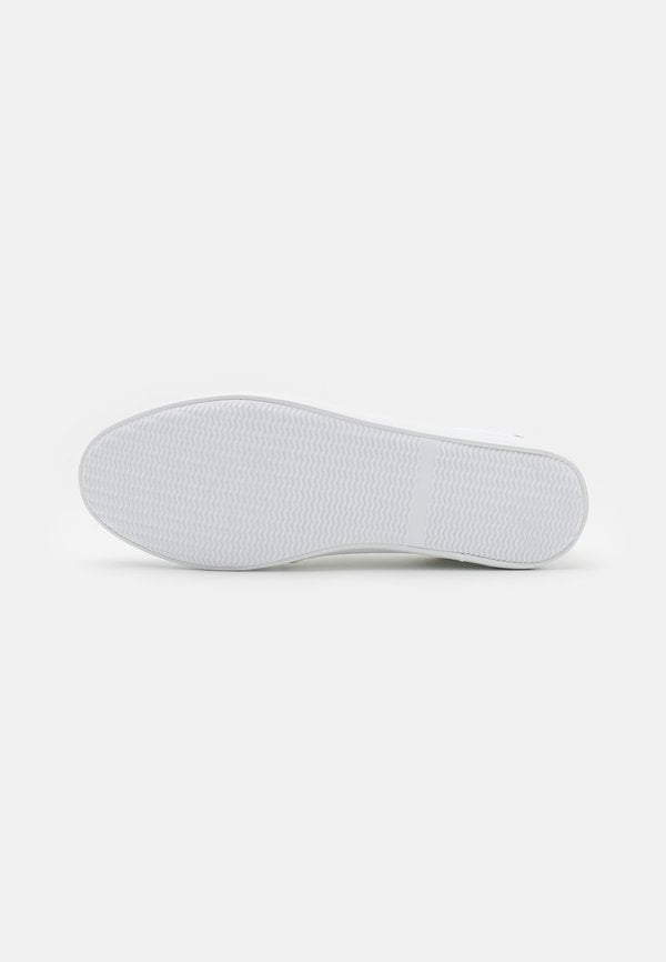 Pier One by Zalando