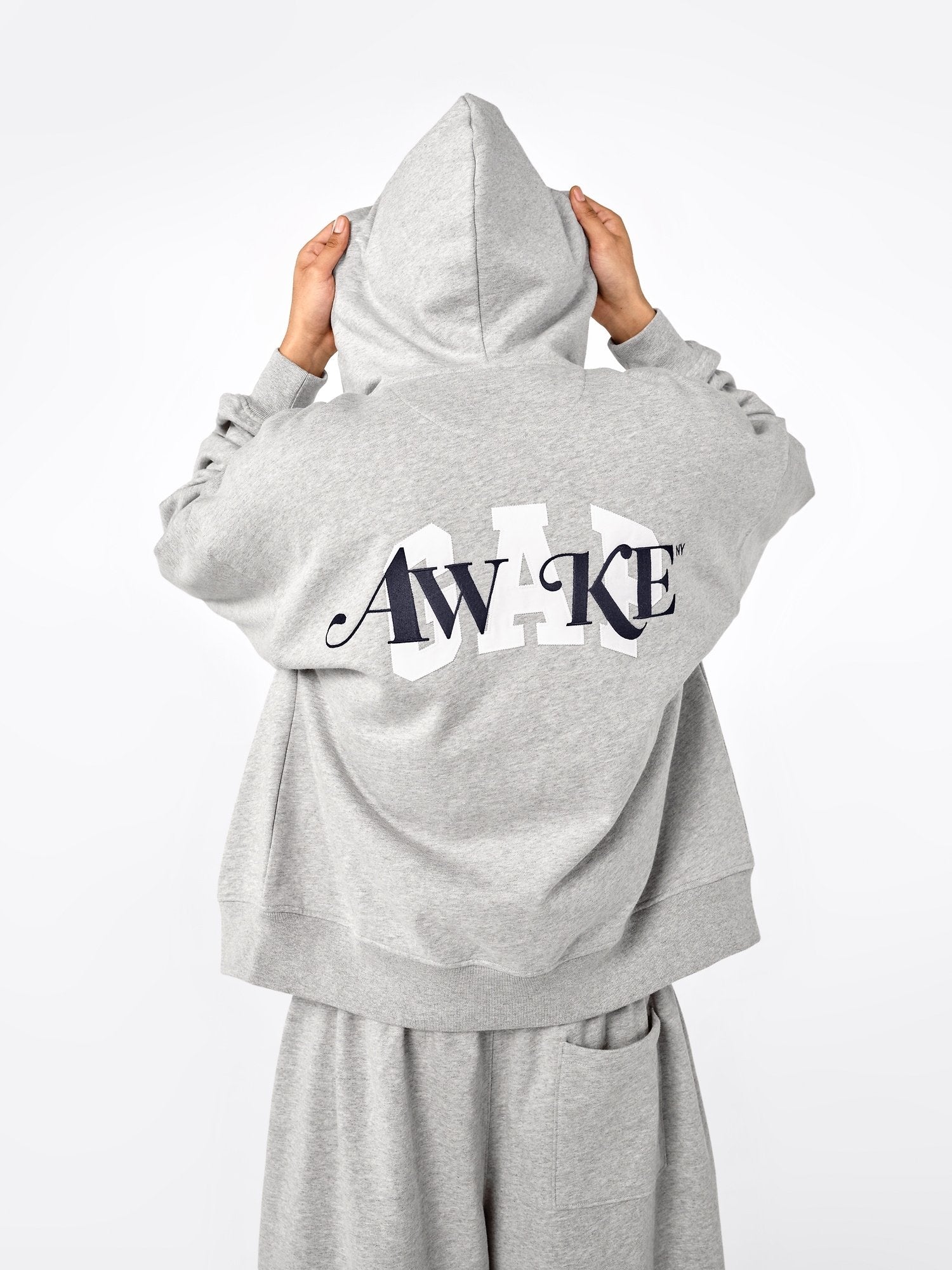 GAP GAP AWAKE NY HEAVYWEIGHT OVERSIZED LOGO ZIP HOODIE
