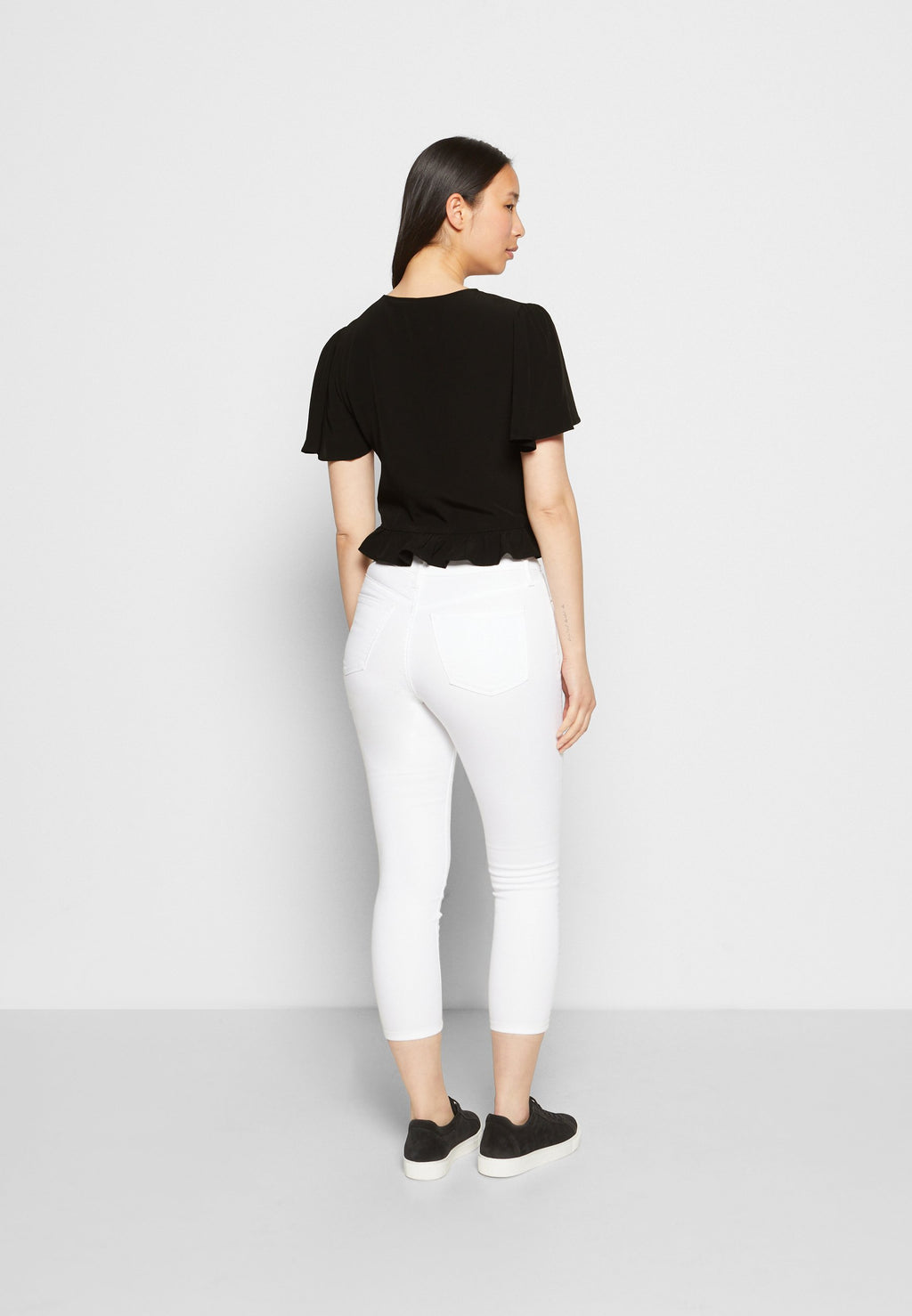 NA-KD FRONT ROUCHING FRILL