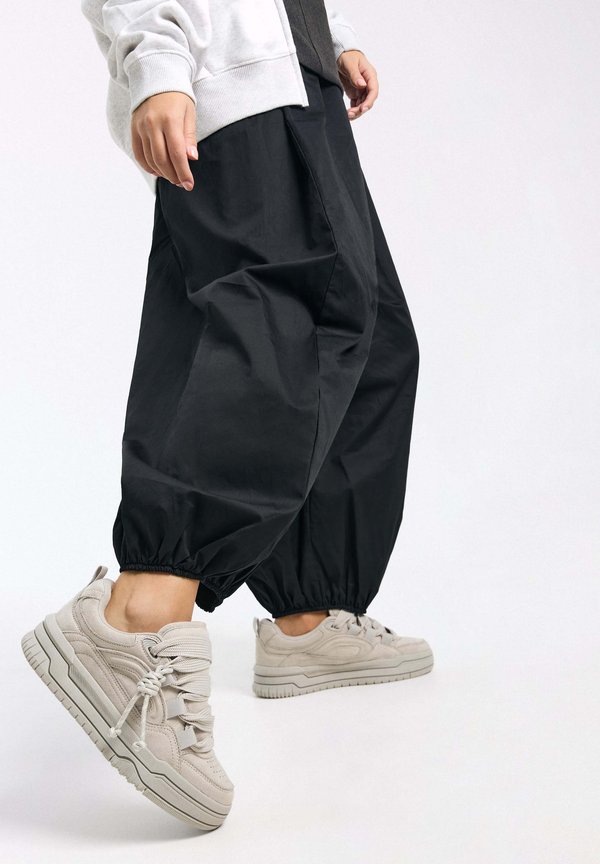Bershka Skate shoes - grey