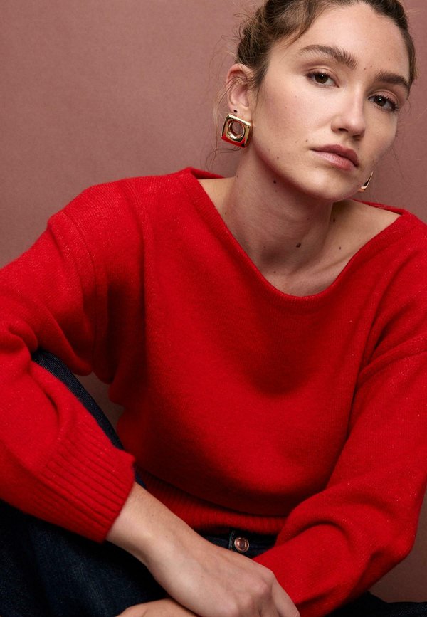 Stradivarius SOFT-TOUCH BOAT NECK SWEATER