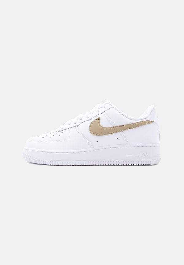 Nike Sportswear AIR FORCE ESSENTIAL - Trainers - white/parachute beige