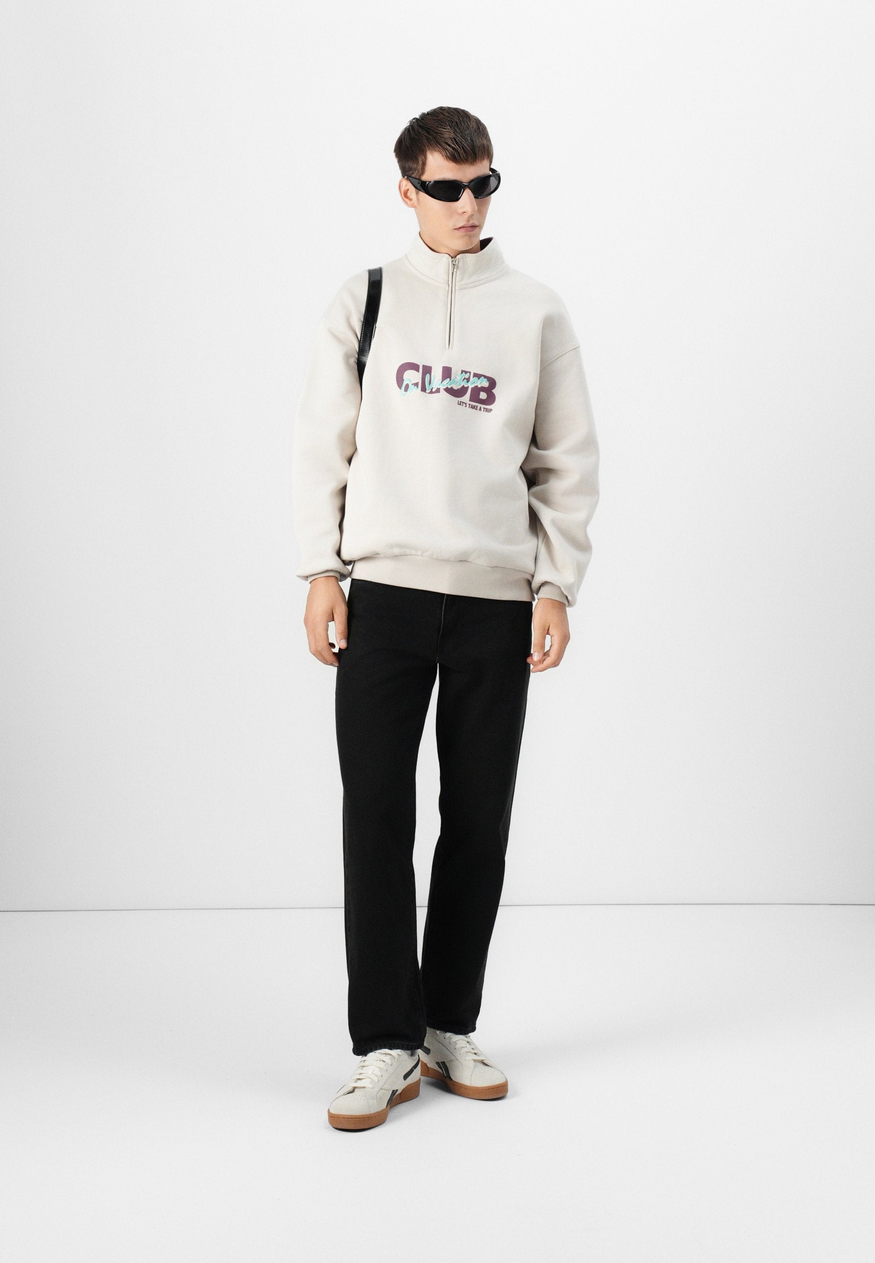 On Vacation MEMBERS CLUB TROYER UNISEX