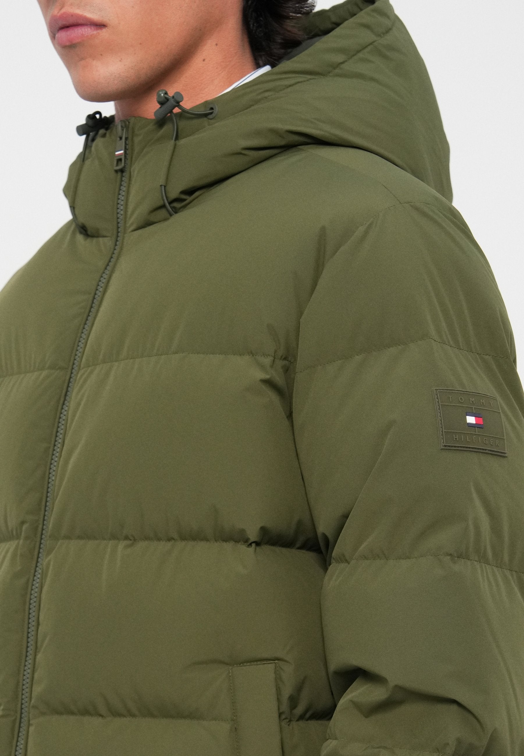 HOODED PUFFER Media 6