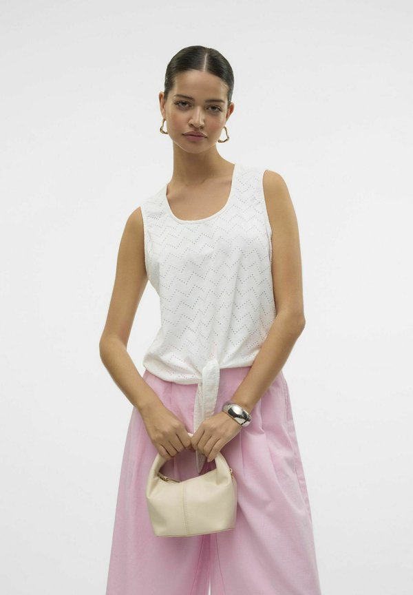 Vero Moda VMTHAS - Top - snow white