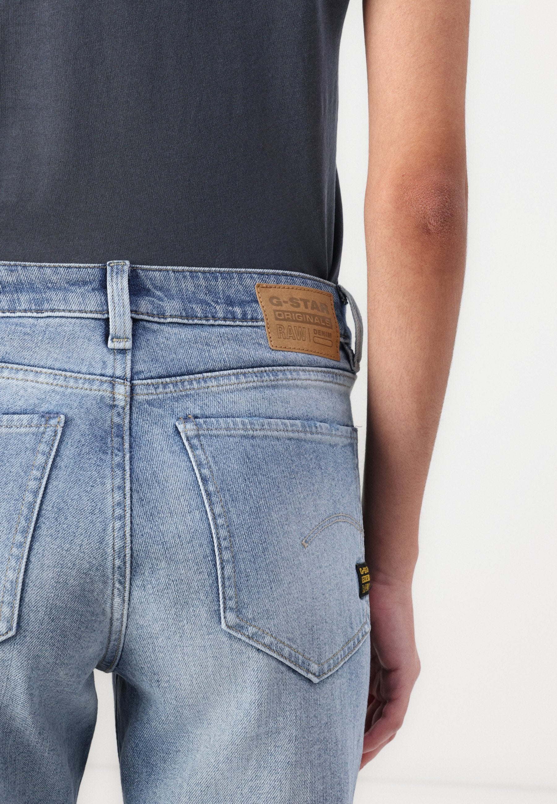 G-STAR Flared Jeans Media 6