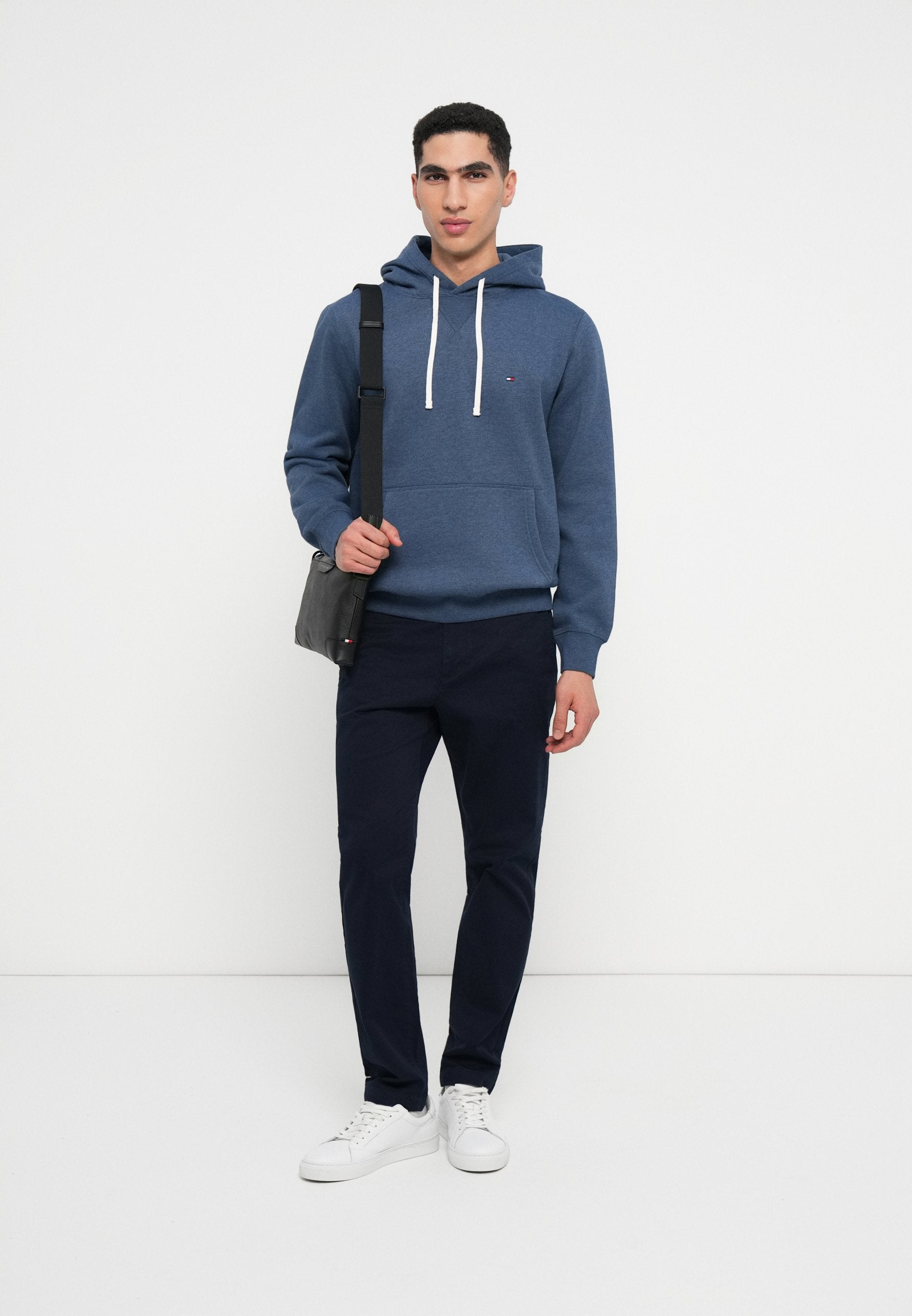SEASONAL HOODY Media 2