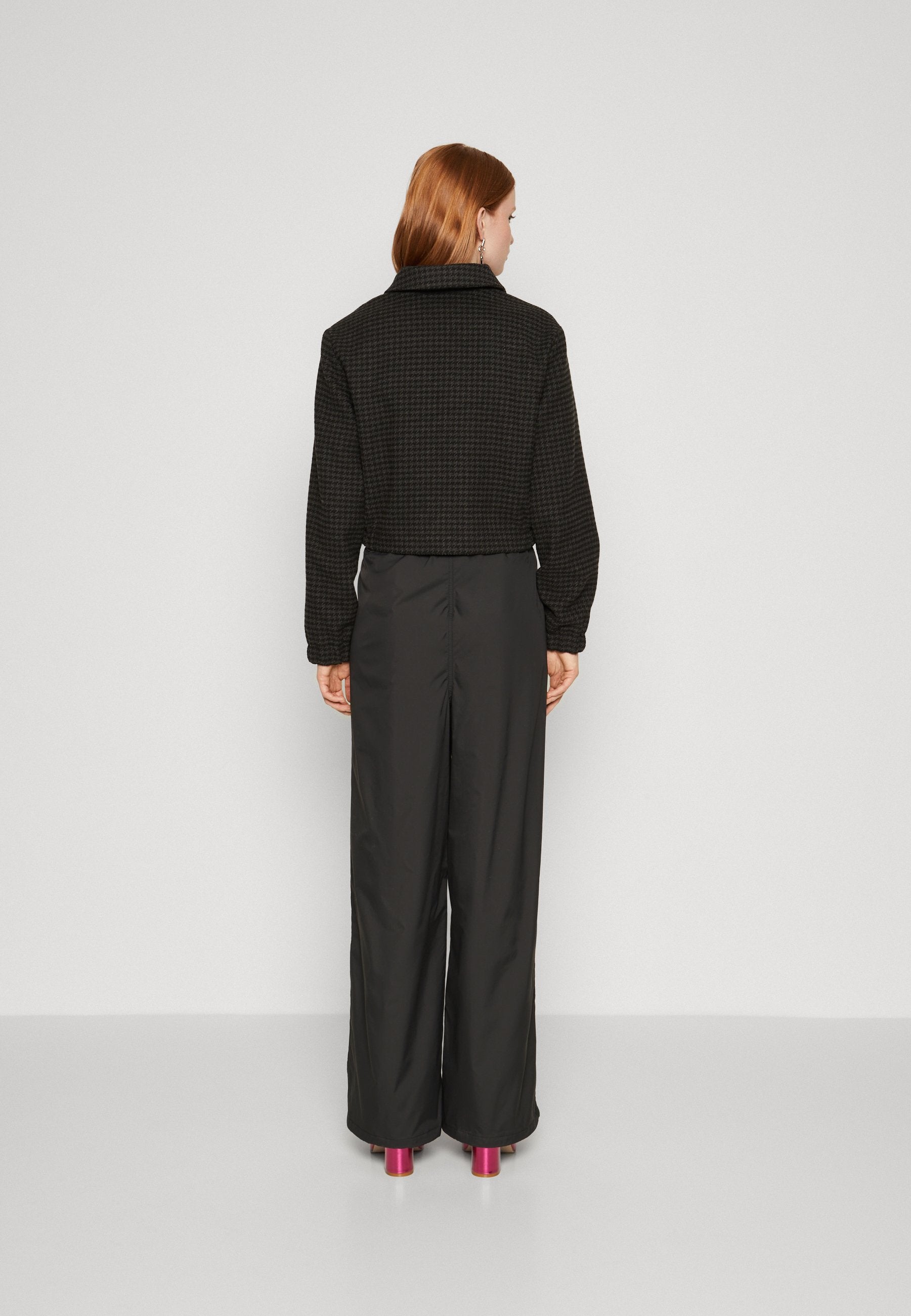 ONLELLA SHORT CHECK JACKET Media 4