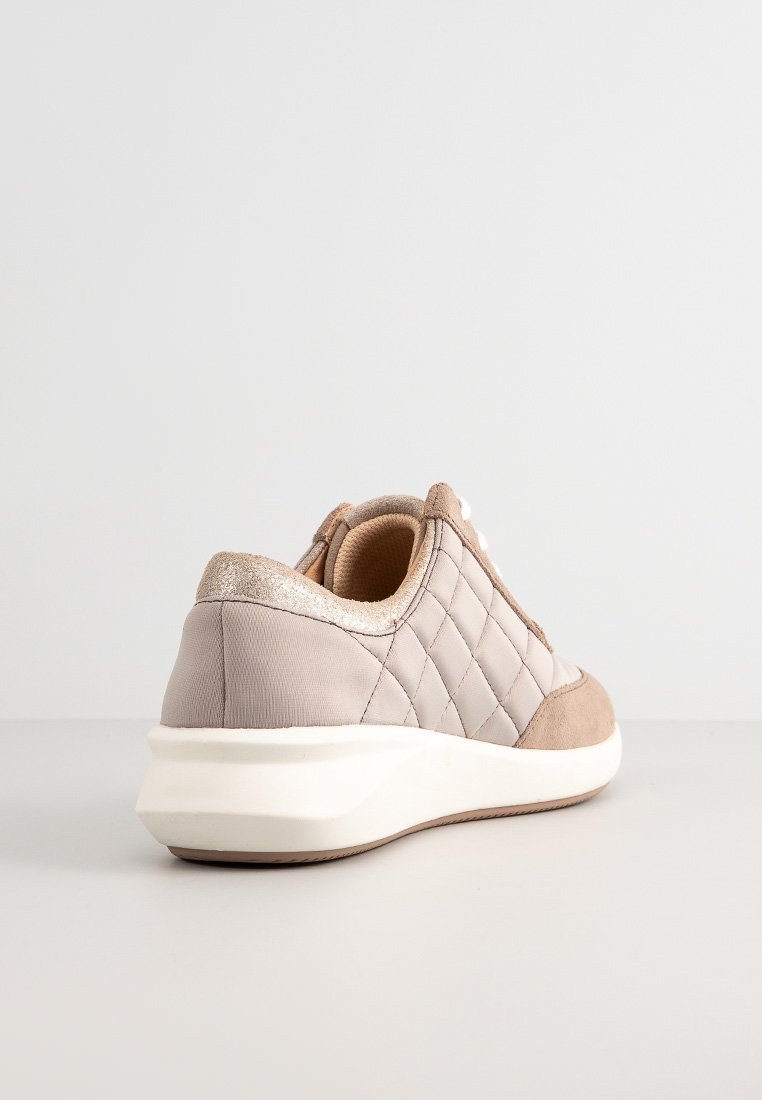 Clarks UN RIO