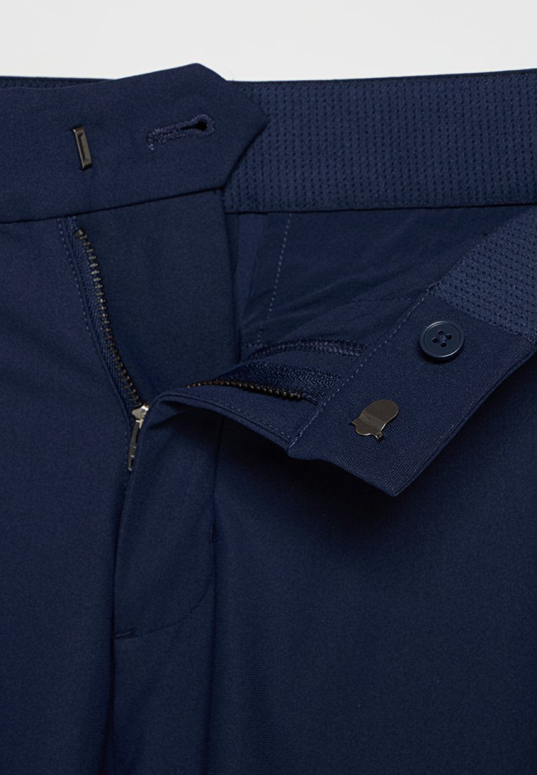 Nike Performance SLIM FIT