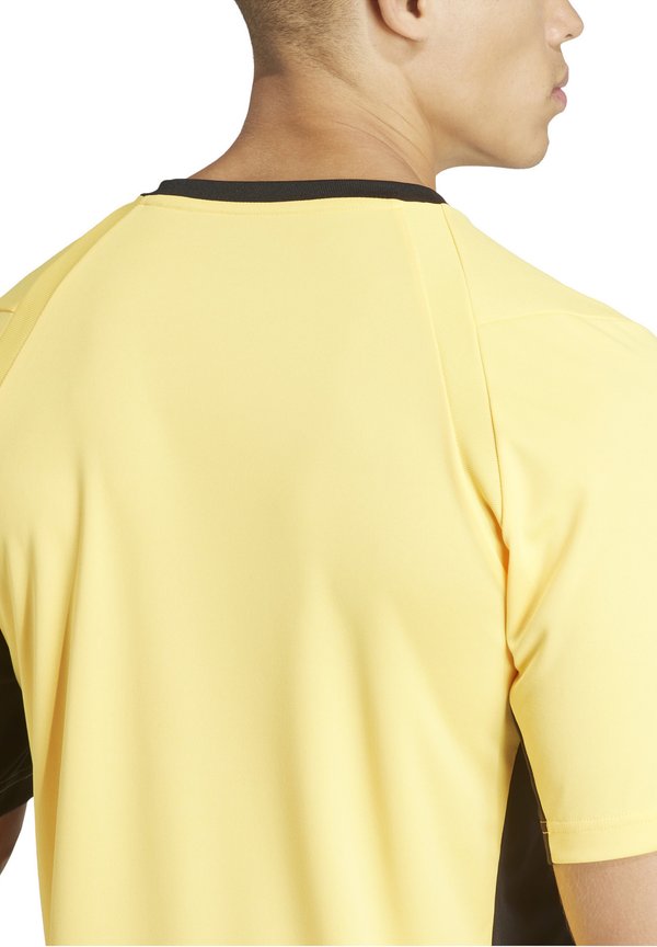 adidas Performance FUSSBALL