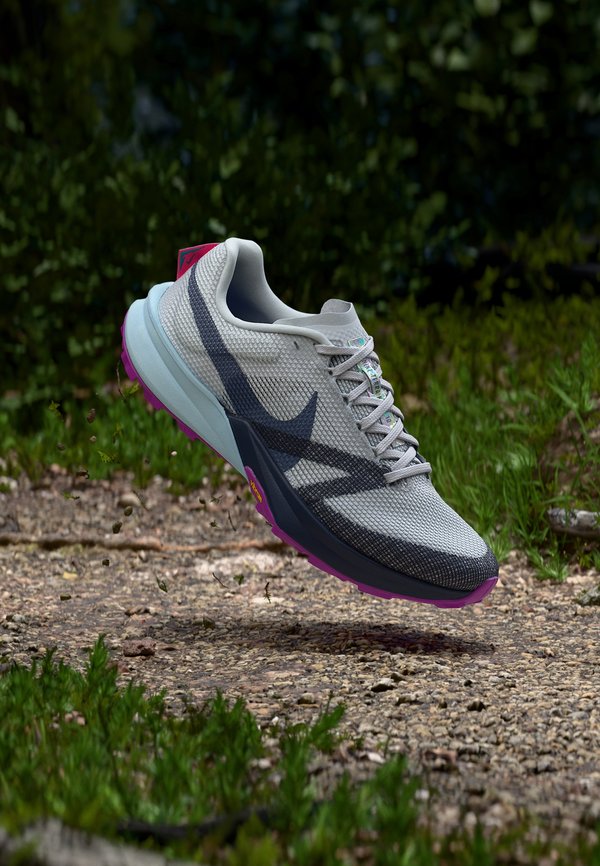 Nike Performance TERRA KIGER 10 - Trail running shoes - metallic platinum-coloured/midnight navy/sapphire/glacier blue