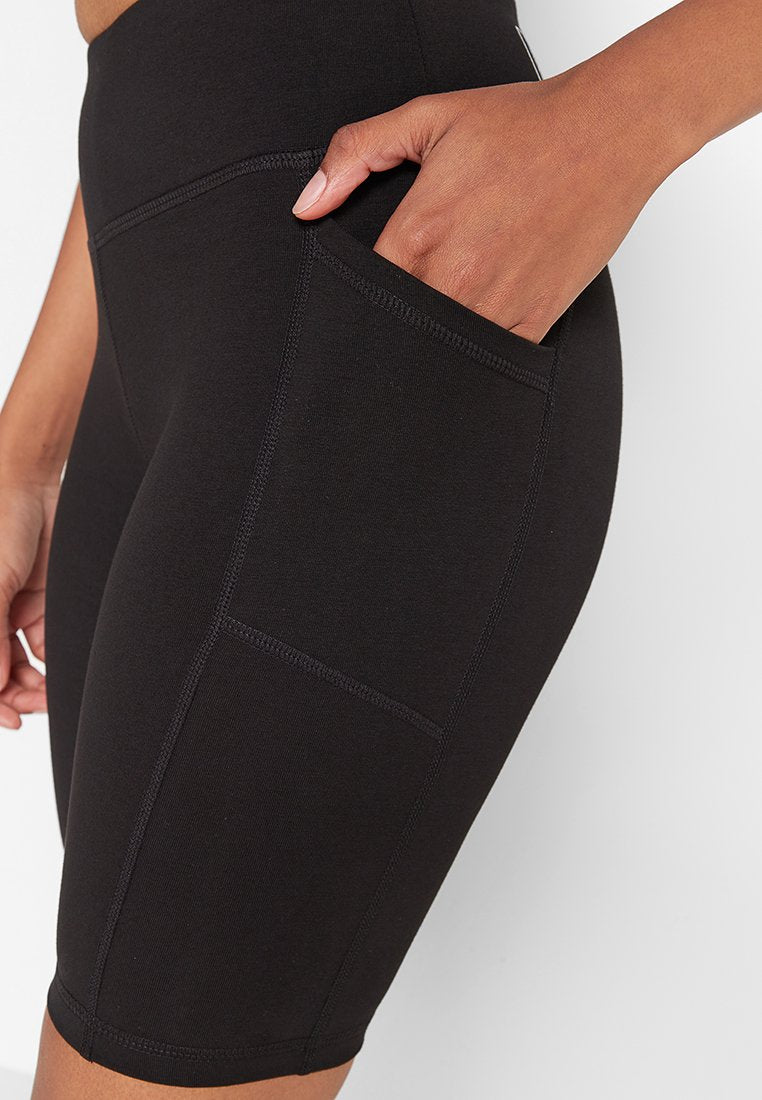 DKNY Sport