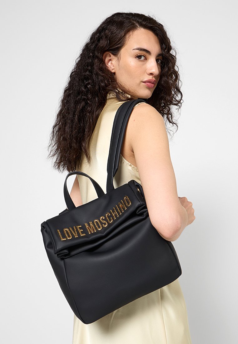Love Moschino