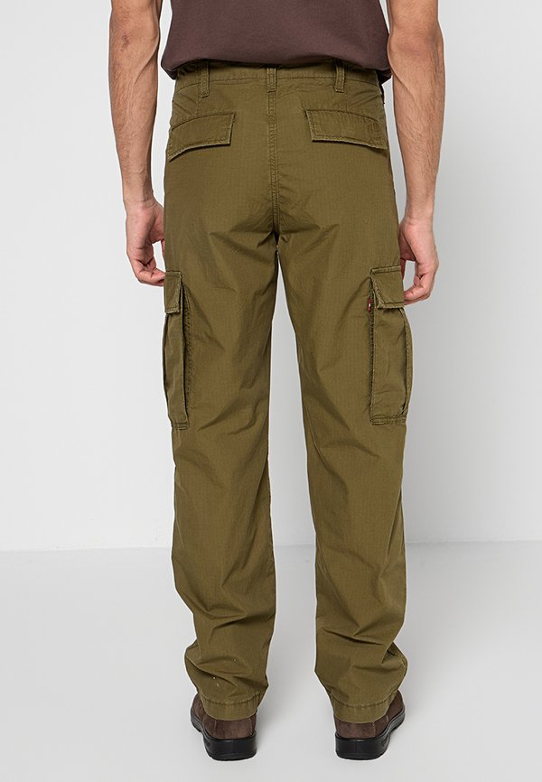 Levi's® RELAXED FIT