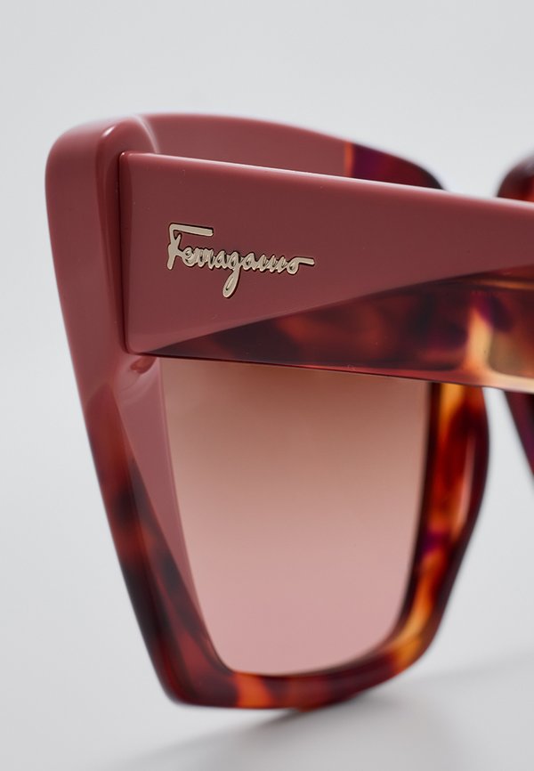 FERRAGAMO