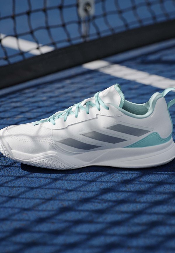 adidas Performance AVAFLASH