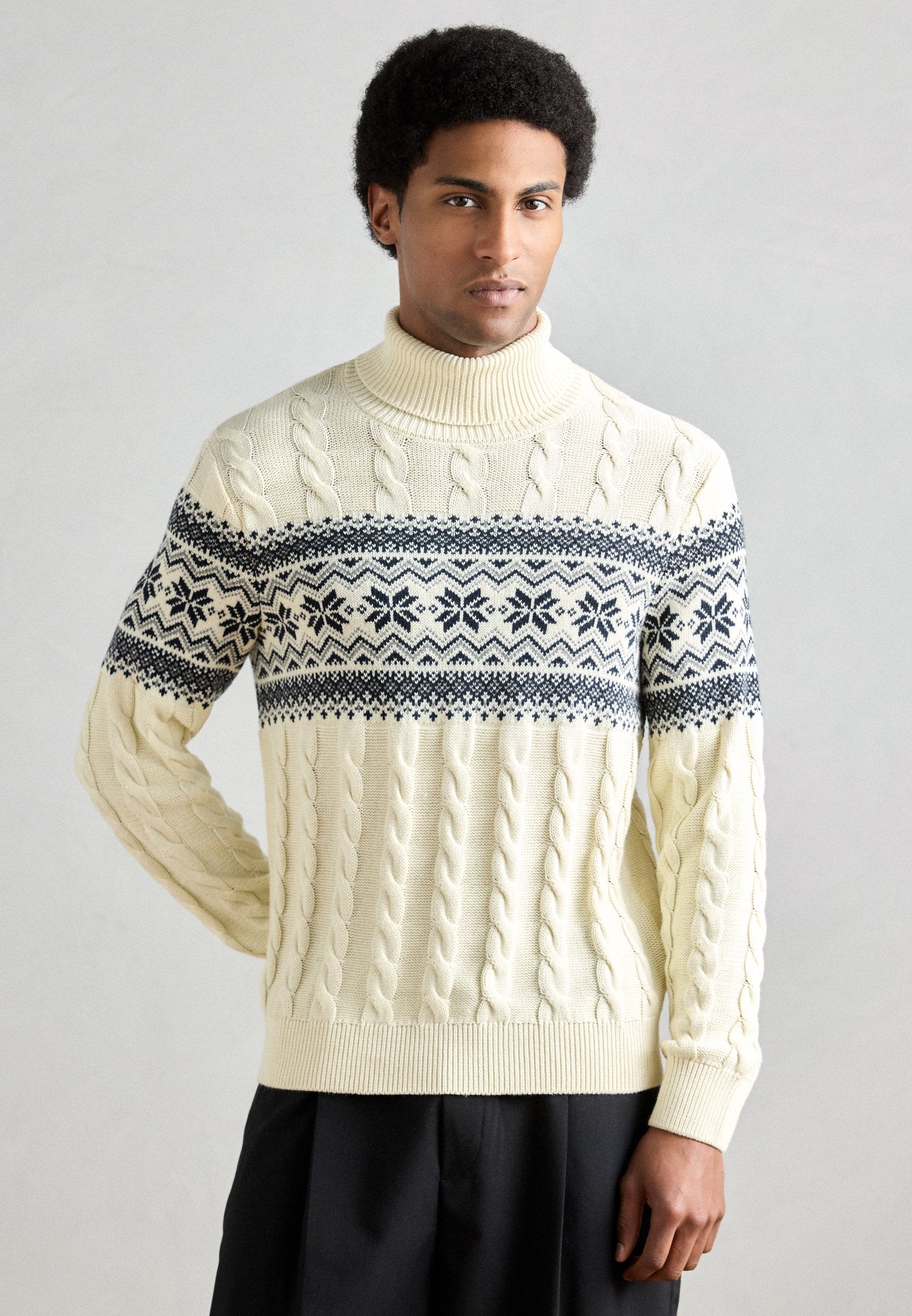 CABLE ROLL NECK  Media 3
