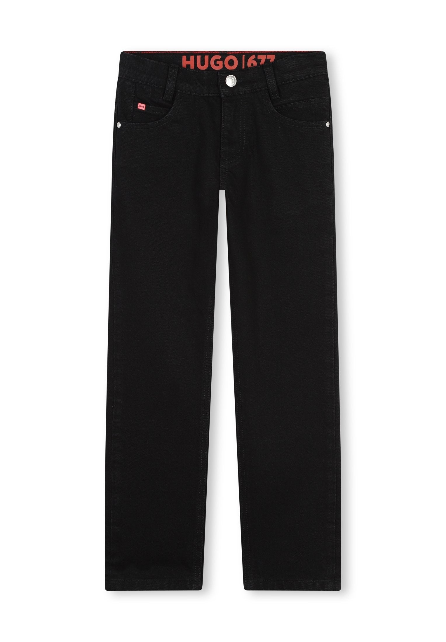 Schwarze Jeans mit geradem Bein, ausgestattet mit einem roten Logo-Bund, silberner Knopfverschluss und klassischem Fünf-Taschen-Design.