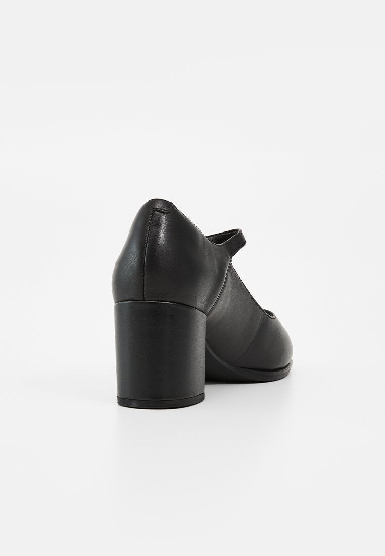Clarks FREVA55