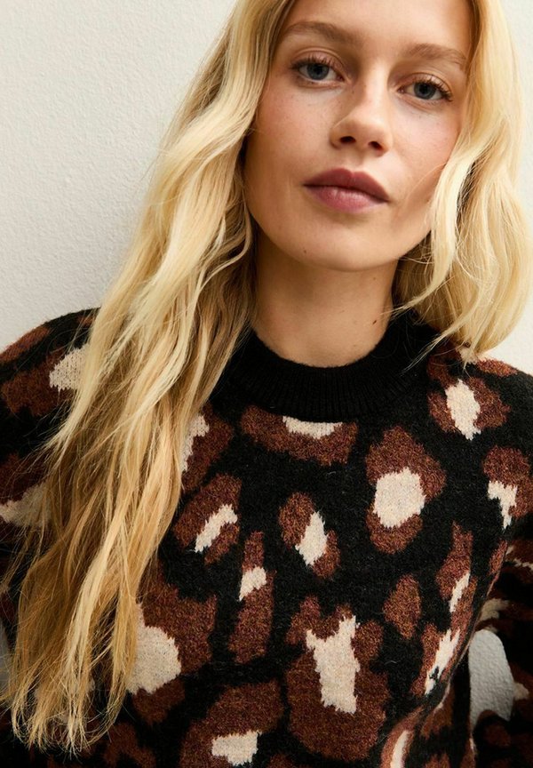 New Look ANIMAL PATTERNED CREW NECK