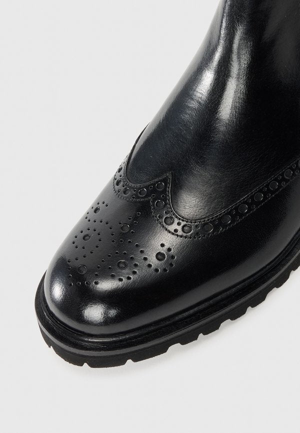 Melvin & Hamilton PIERCE 15