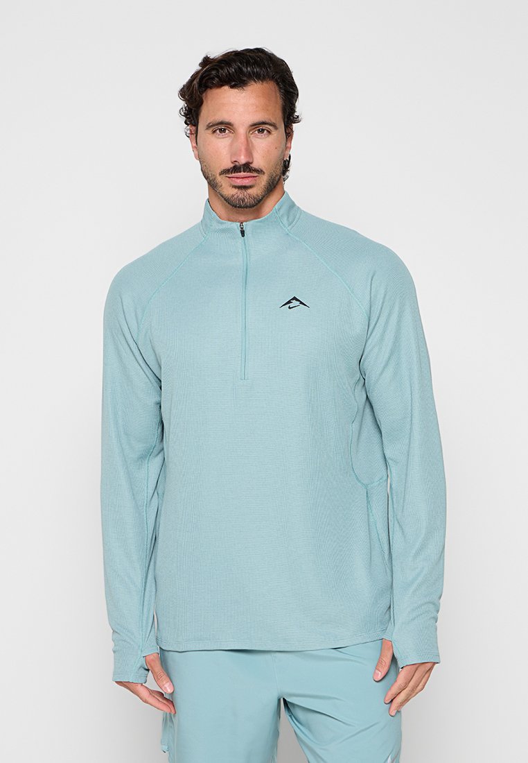 Nike Performance