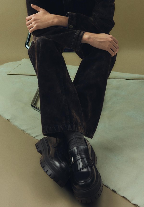 Bershka Slip-ons - black