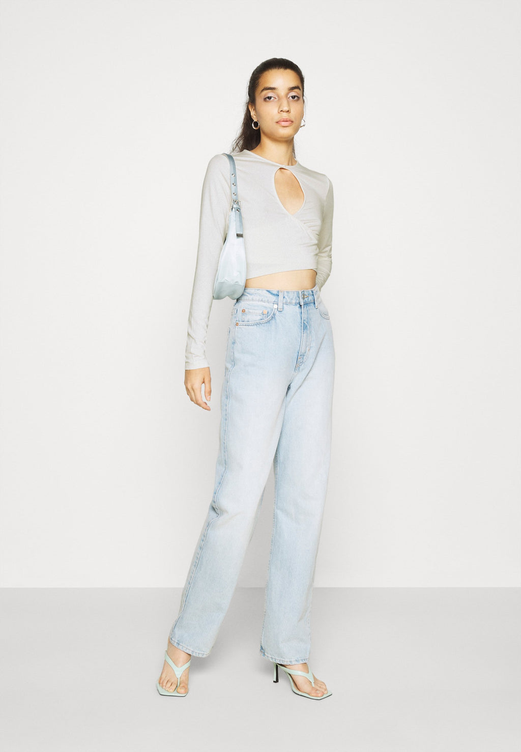 NA-KD KEYHOLE CROPPED