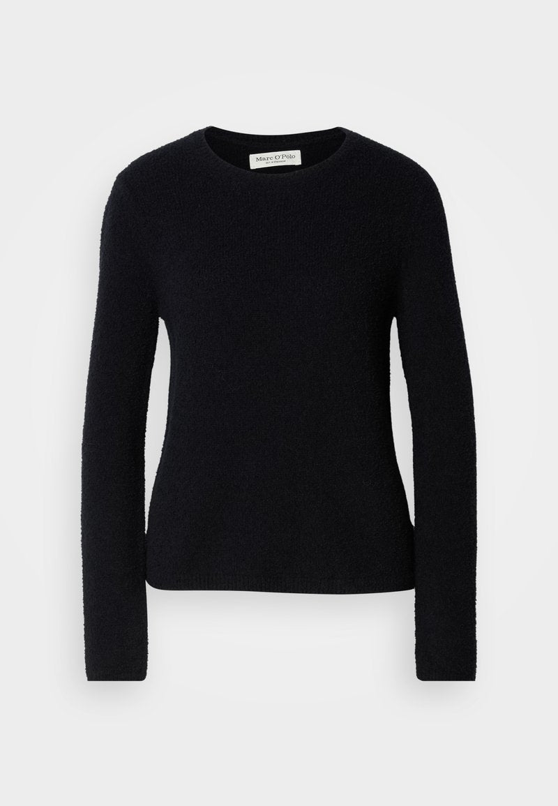Schwarzer Langarm-Pullover mit Rundhalsausschnitt, weichem, flauschigem Material, schmaler Schnitt und Marc O’Polo-Label im Kragen.