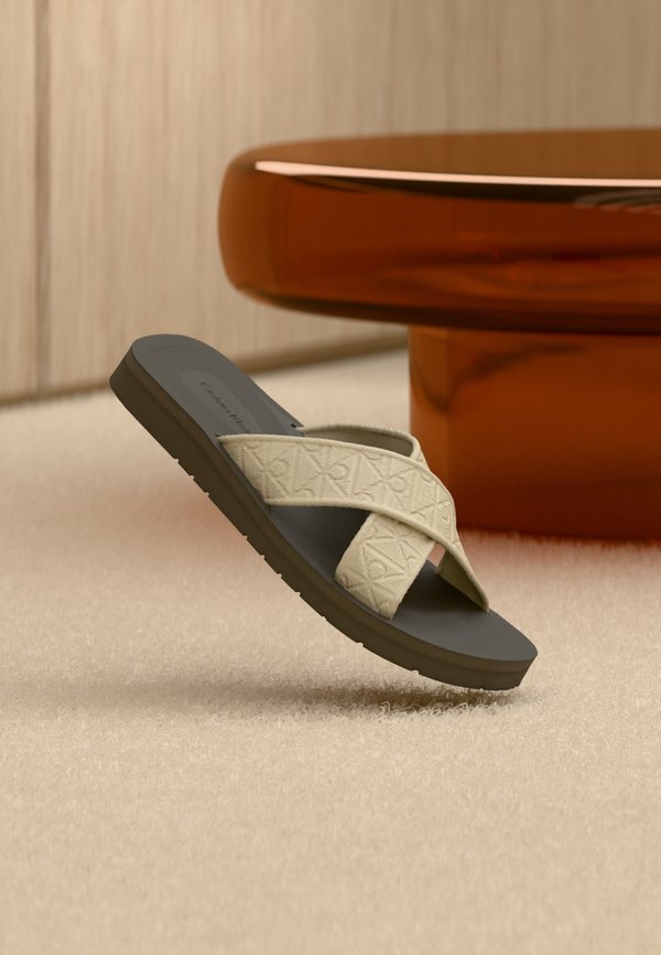 Calvin Klein ESS DIECUT XCROSS - Pool slides - oatmeal/turkish coffee