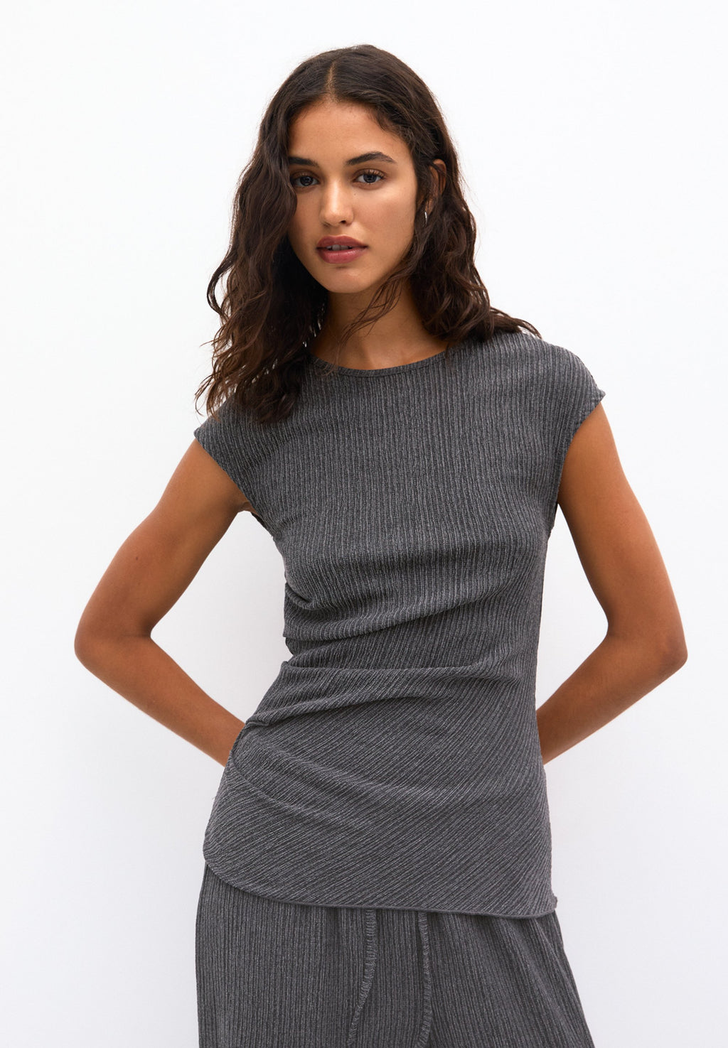 PULL&BEAR GATHERED SLEEVELESS