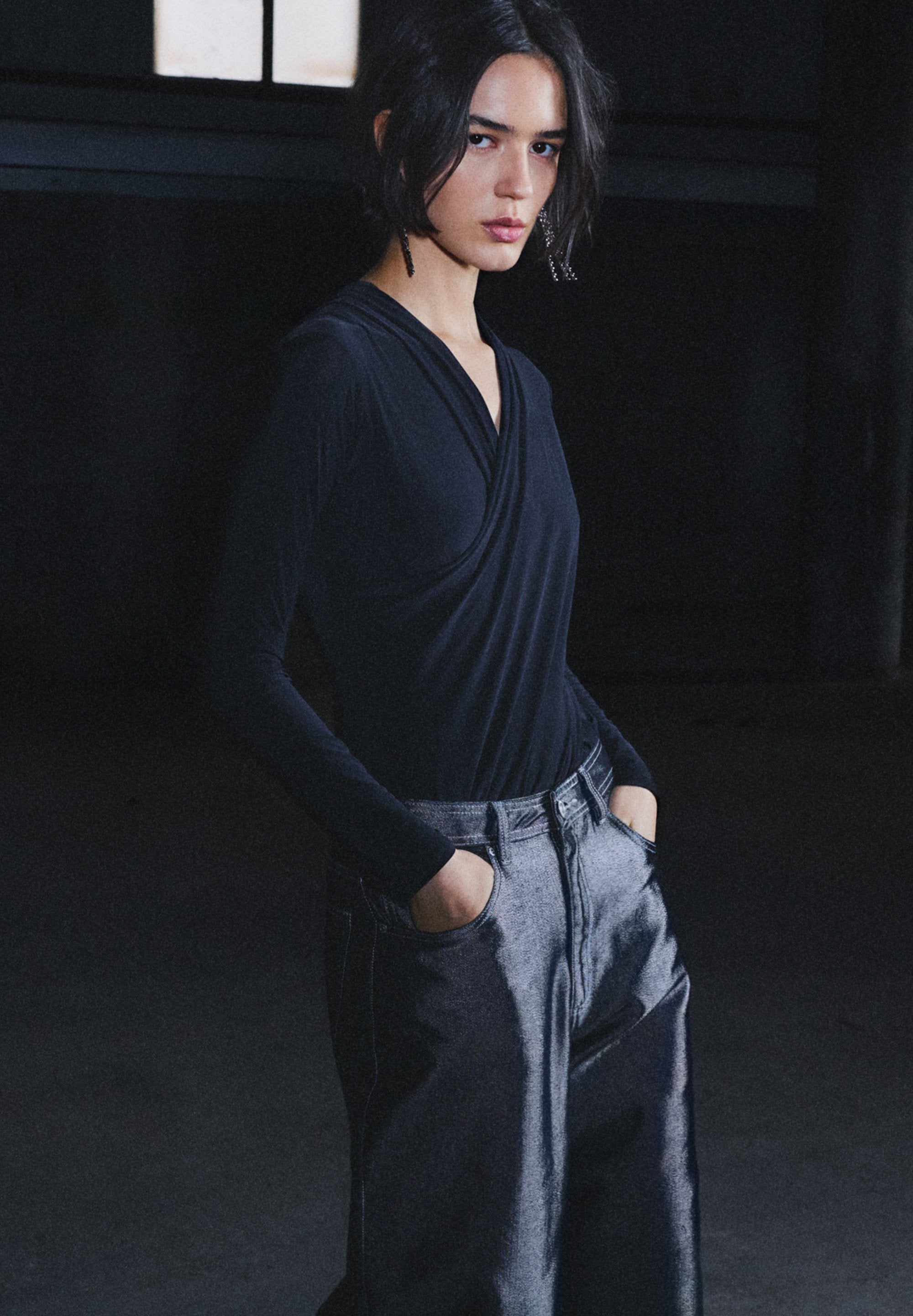 PULL&BEAR SURPLICE NECKLINE