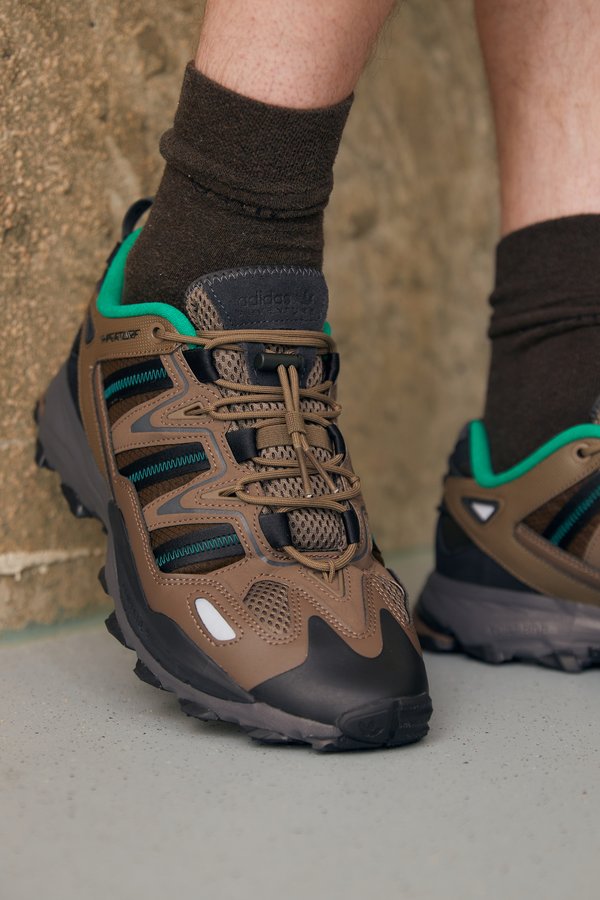 adidas Originals HYPERTURF UNISEX - Trainers - earth strata core black collegiate green