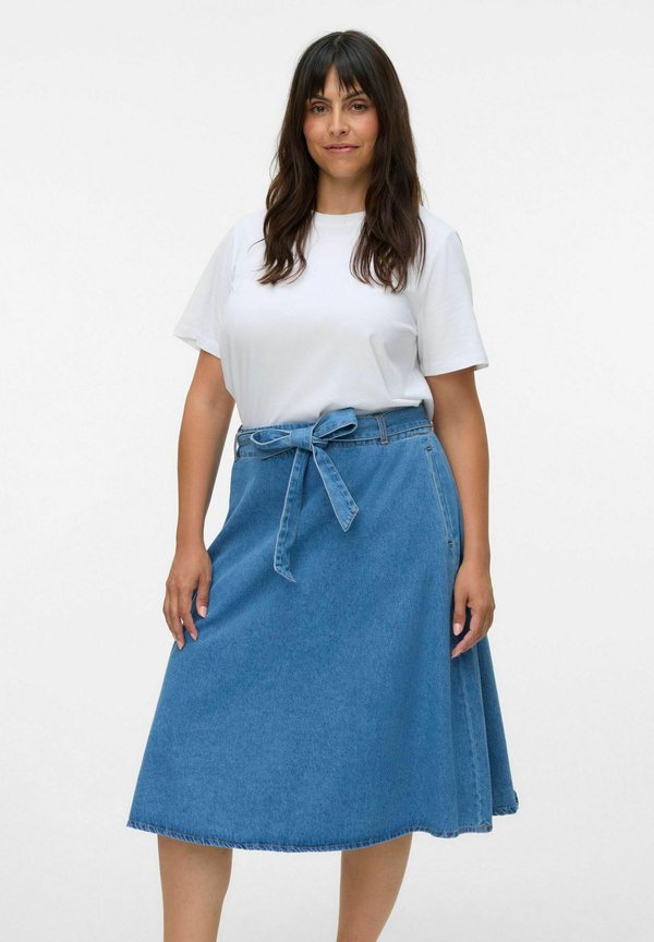 Vero Moda Curve Denim VMCJOLENE High waist Midi - A-line skirt - medium blue denim