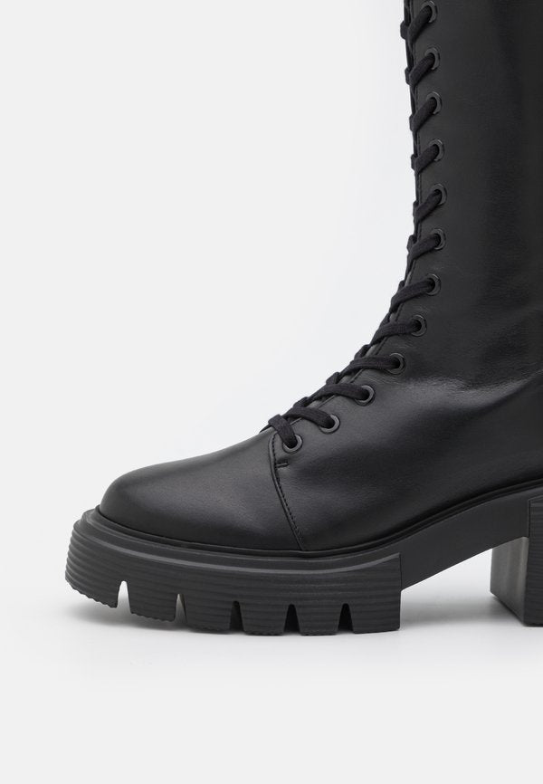 Stuart Weitzman SOHO BOOT