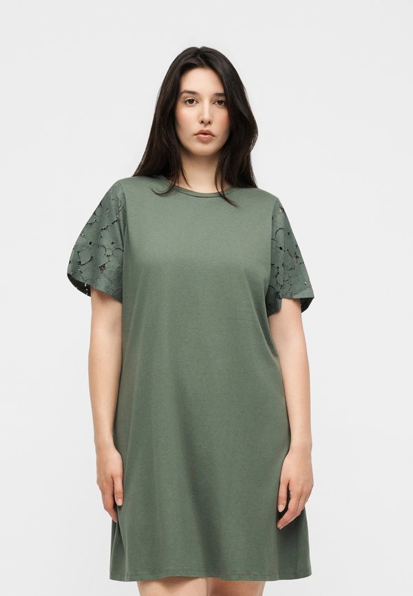 Vero Moda Curve VMCVILLA O NECK SHORT DRESS - T-Shirt Dress - laurel wreath