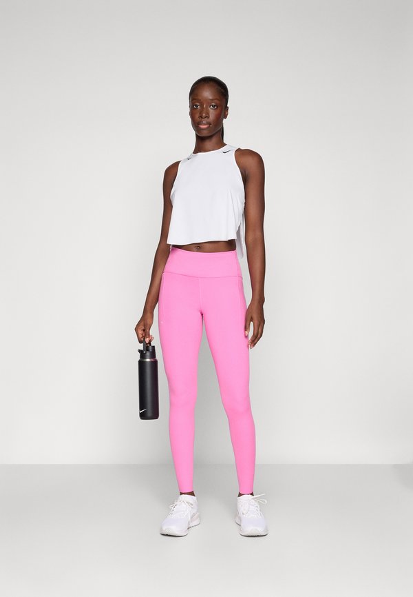 Nike Performance SWIFT