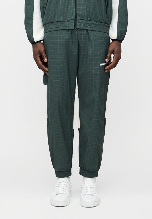 EA7 Emporio Armani TRAIN LOGO SERIES