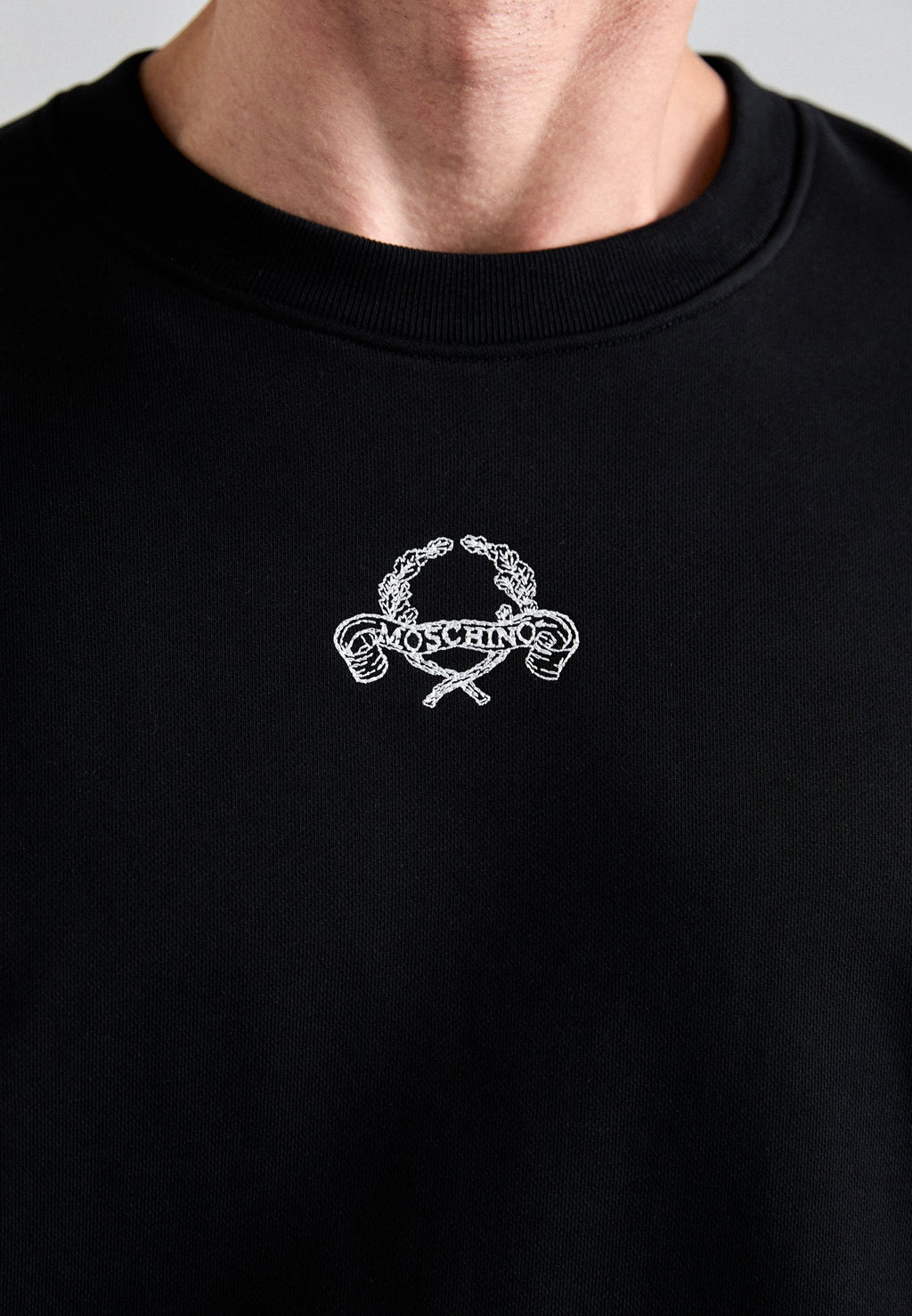 MOSCHINO LAUREL CROWN LOGO