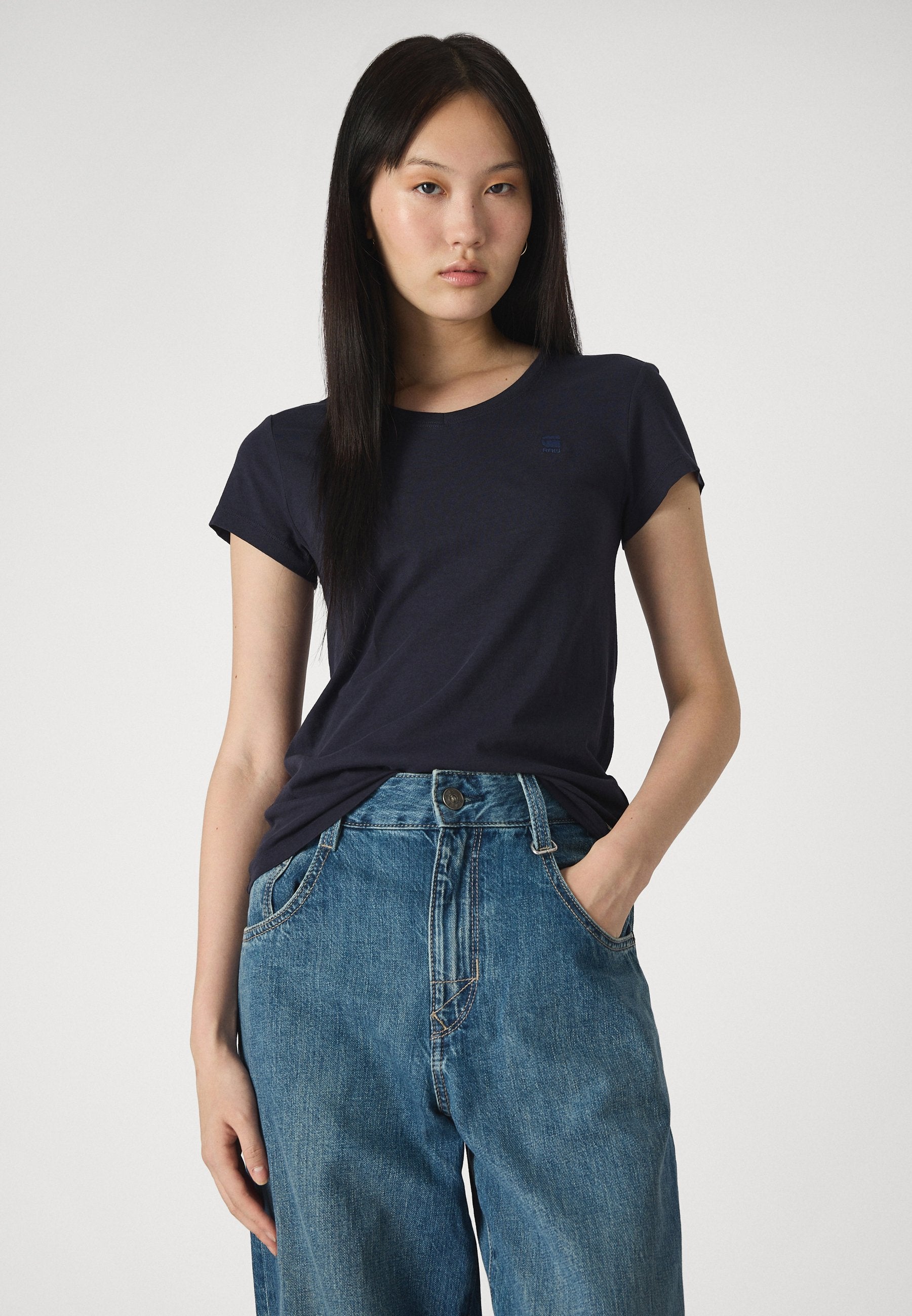 OVERDYED EYBEN SLIM V T 2.0 WMN Media 5
